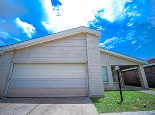 6411 Briar Glade Dr, Houston, TX 77072