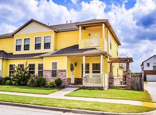 518 N Wordsworth Ln, Fayetteville, AR 72704