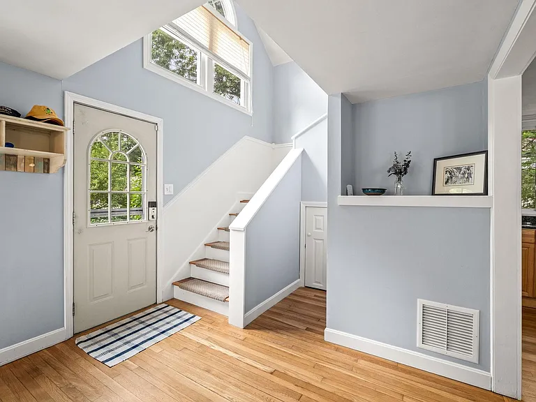 11 Pine St — Photo 13