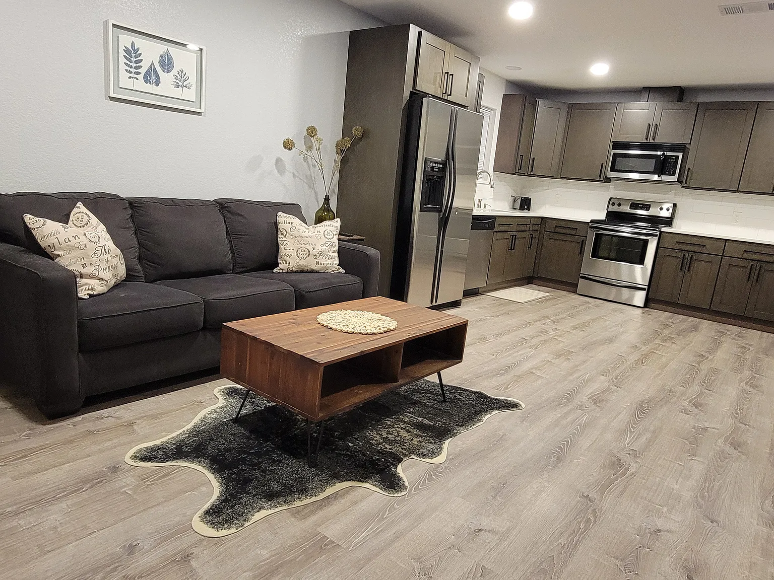 3 bed, 962 sqft, $2,300 — Photo 3