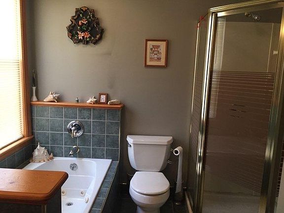 3rd image of 184 Lowell St #2
