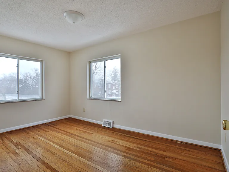 460 E Norwich Ave #A — Photo 16