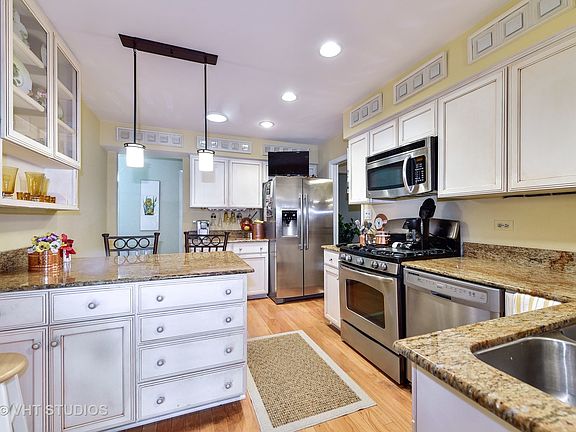5th image of 1119 Baythorne Dr