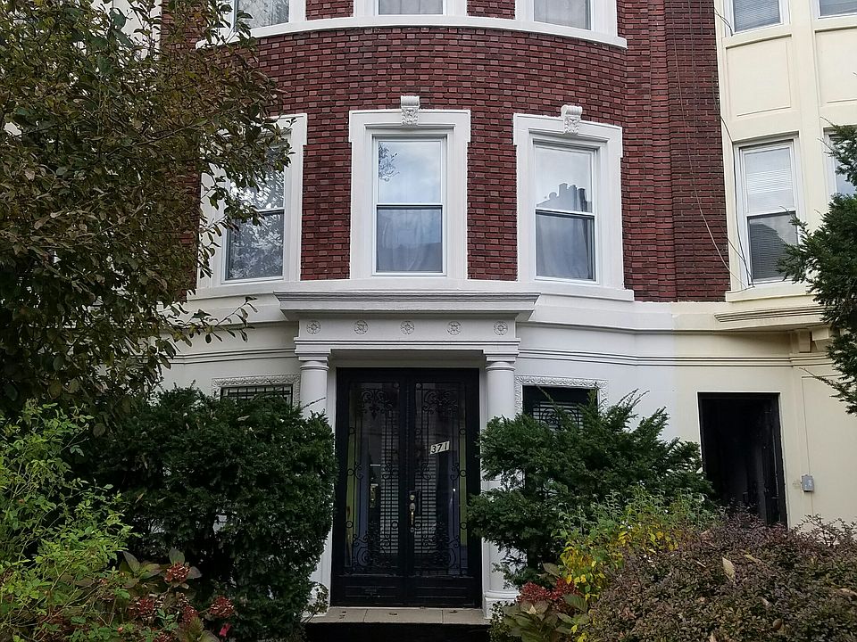 1st image of 371 Parkside Ave