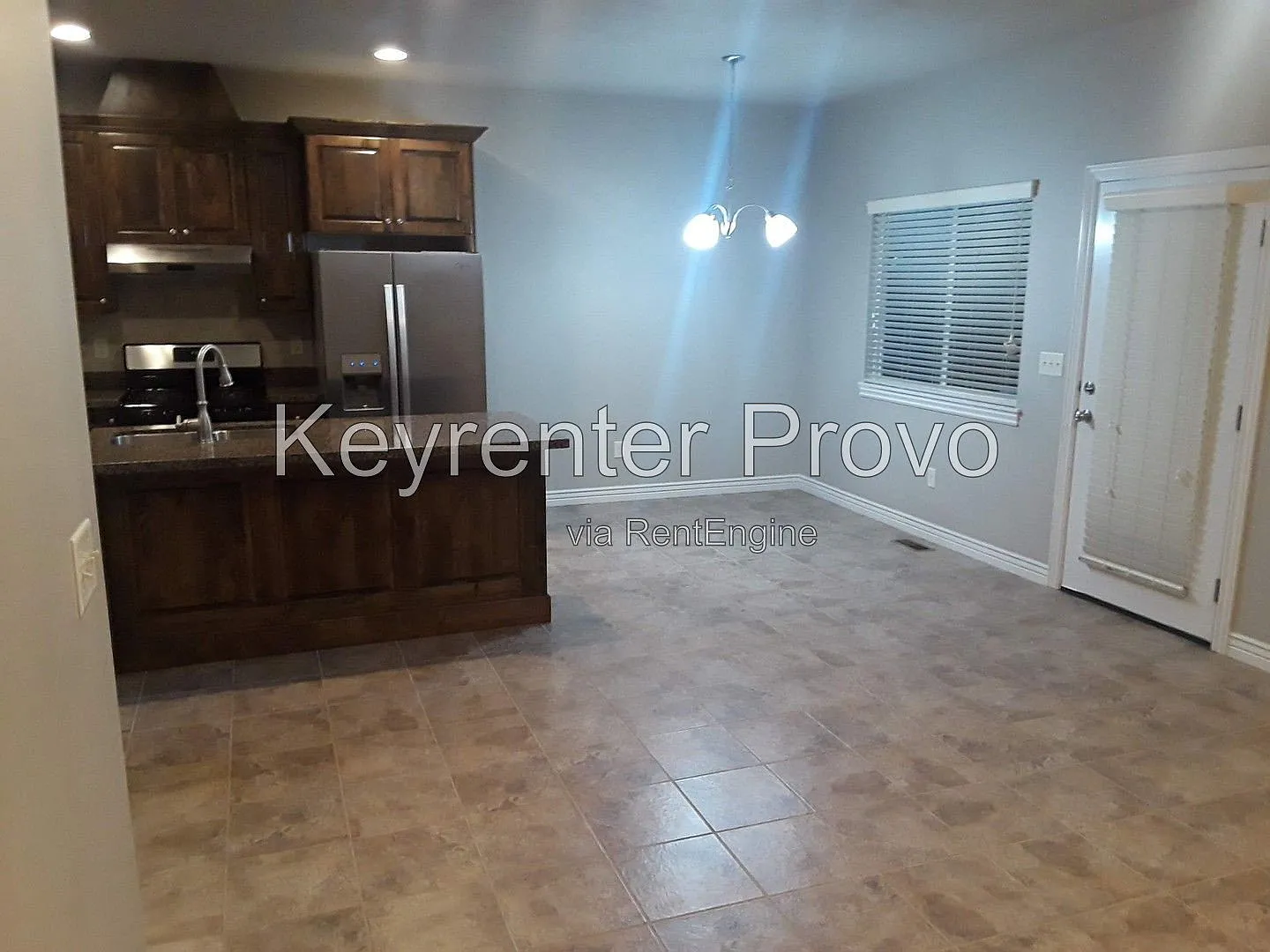 4 bed, 2.5 bath, 2303 sqft, $2,300 — Photo 2