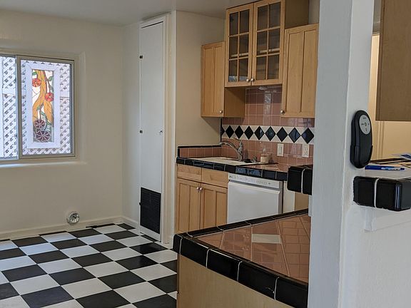 4th image of 952 Westbourne Dr #952