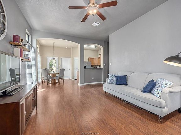 2nd image of 15492 Baker Meadow Loop