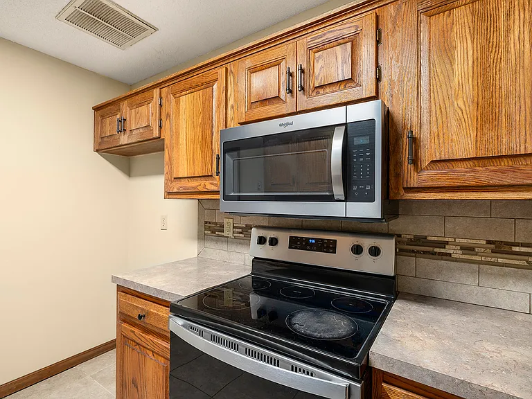 3753 N Pickwick Ave — Photo 19