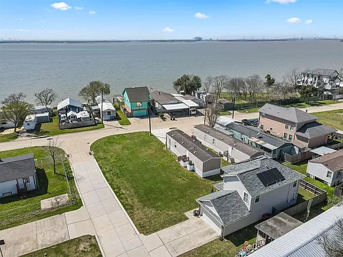 3035 Bay Oaks Harbor Dr Photo 1