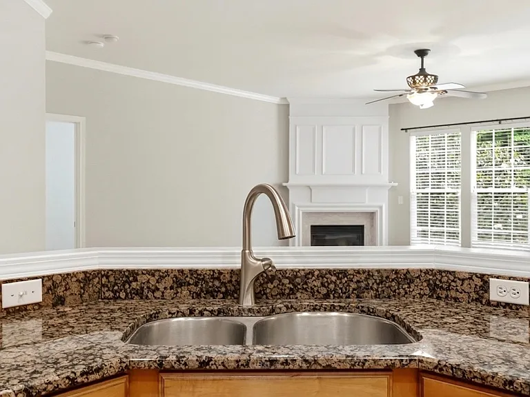 2147 Ashley River Rd — Photo 12