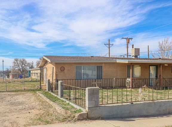 5th image of 620 S Manzanita St