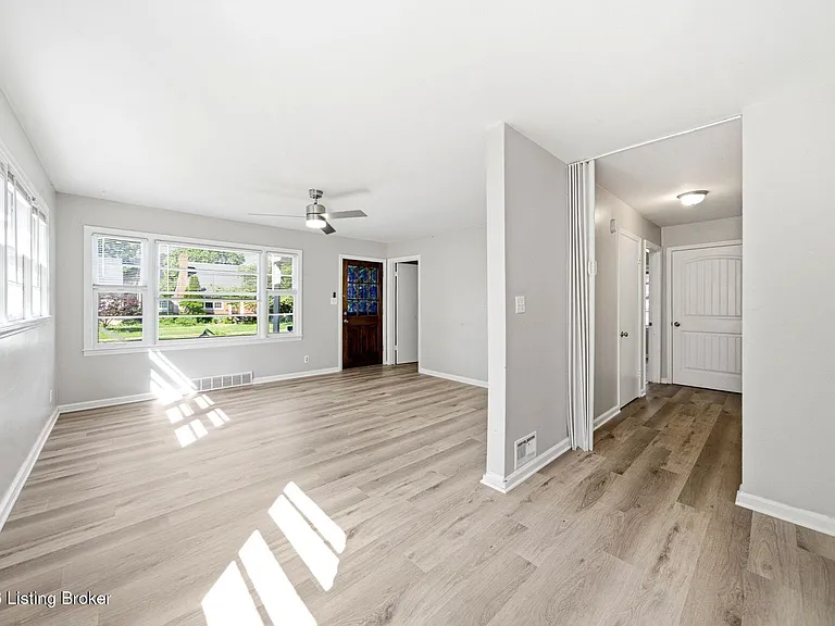 3021 Wedgewood Way — Photo 6
