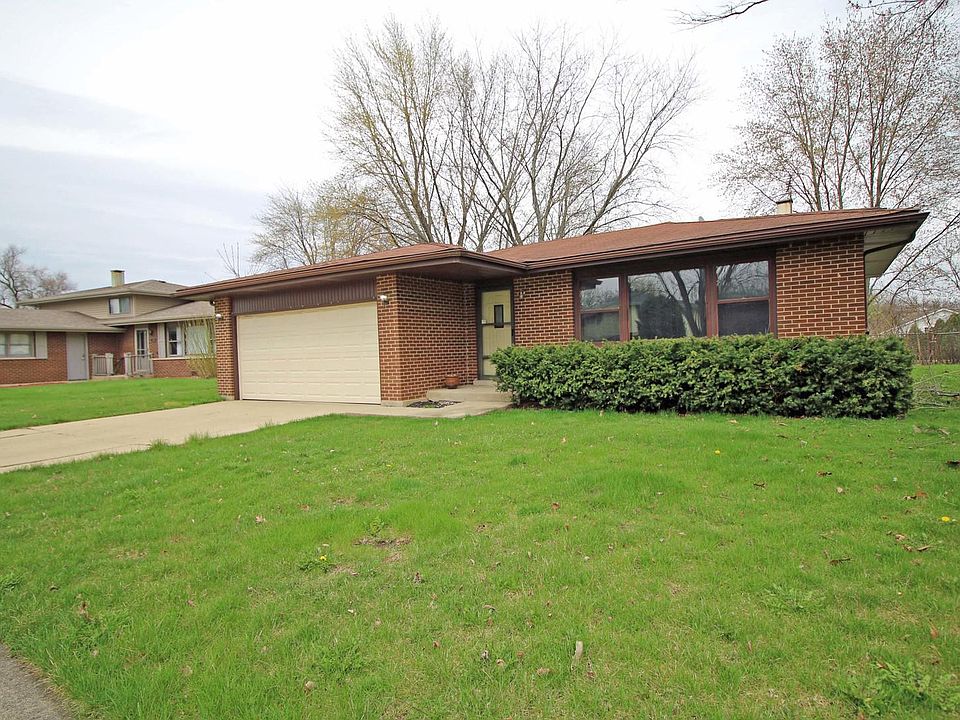 1st image of 937 Balsam Ln