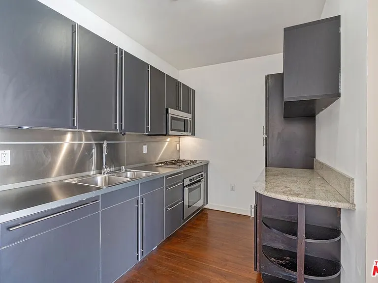 257 S Spring St #2B — Photo 7