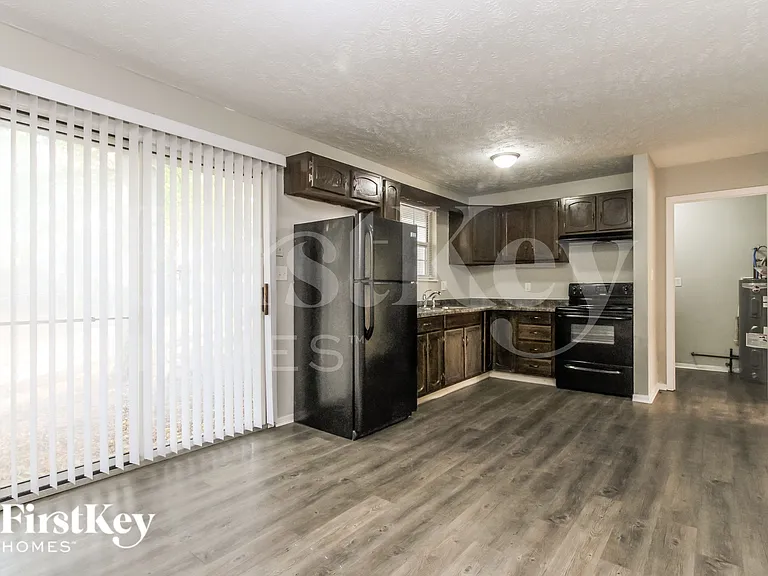 3243 Eastbrooke Ct — Photo 6