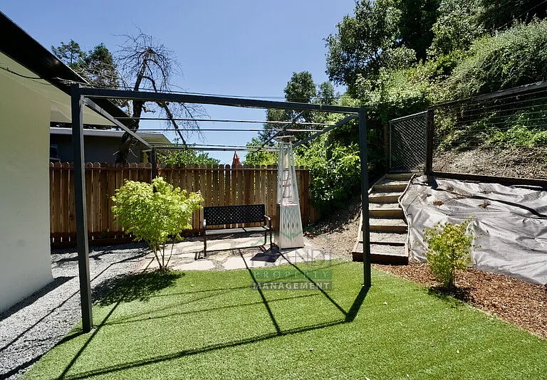2061 Carolyn Way — Photo 17