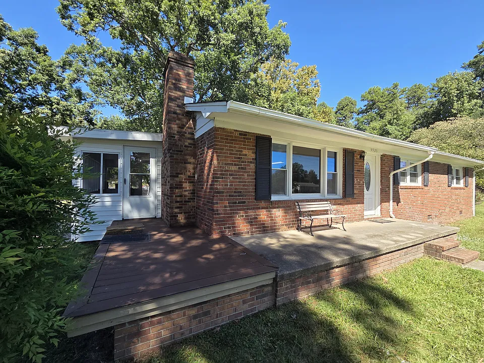 3923 Beaty Rd