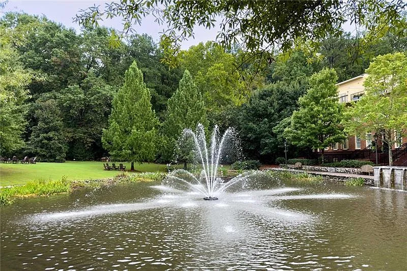 2 bed, 1172 sqft, $2,600 — Photo 3