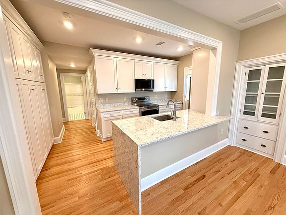 4th image of 515 Walnut St #2