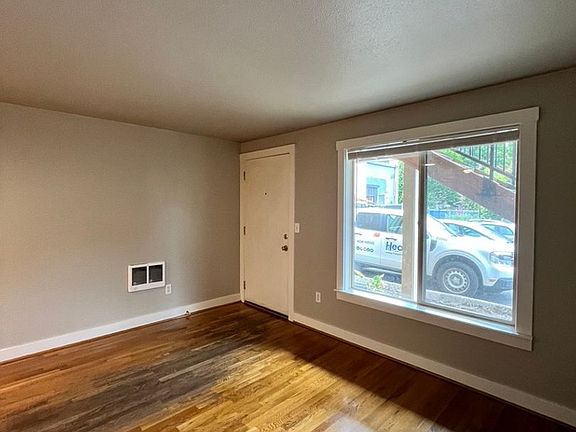 3rd image of 2703-2723 SE Division St #11
