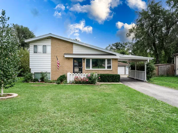1N627 Park Blvd, Glen Ellyn, IL 60137