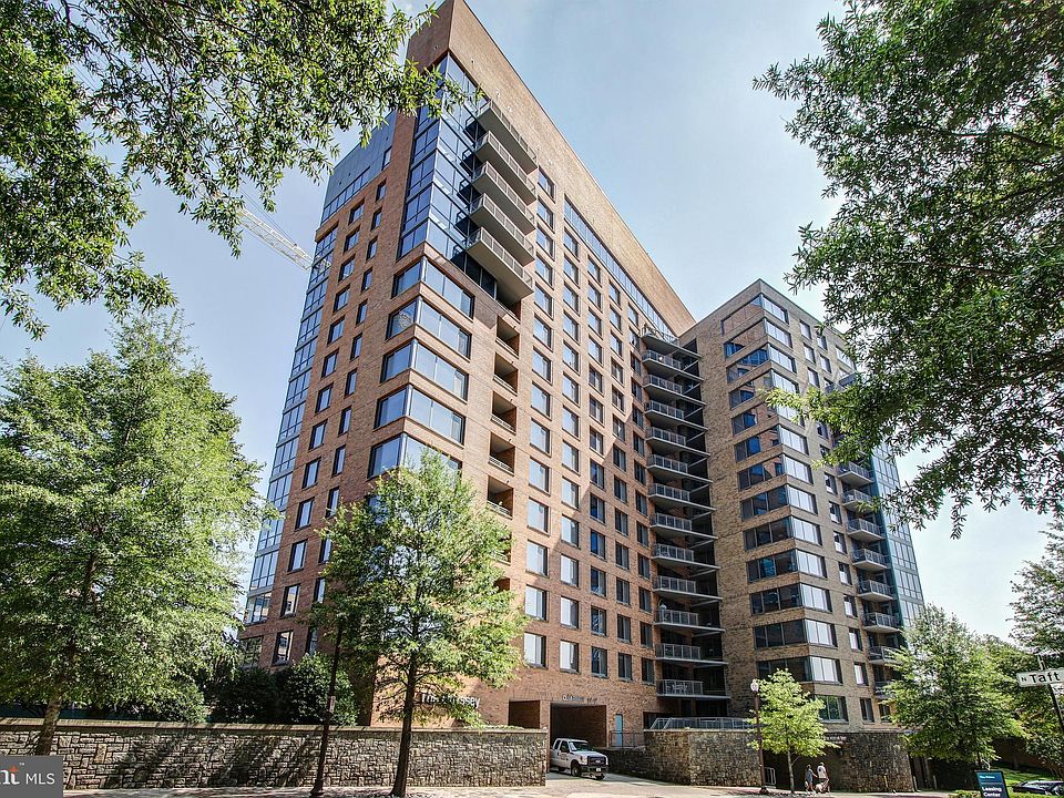 1st image of 2001 15th St N APT 109