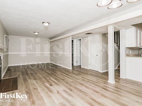 4th image of 1798 Maple Ave
