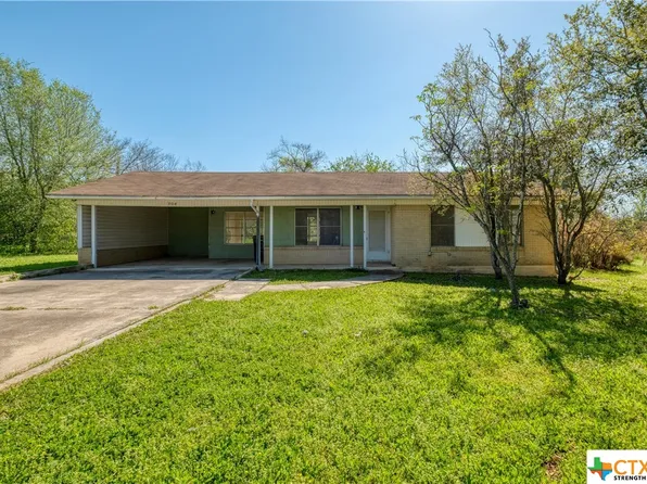304 Park Ave, Luling, TX 78648