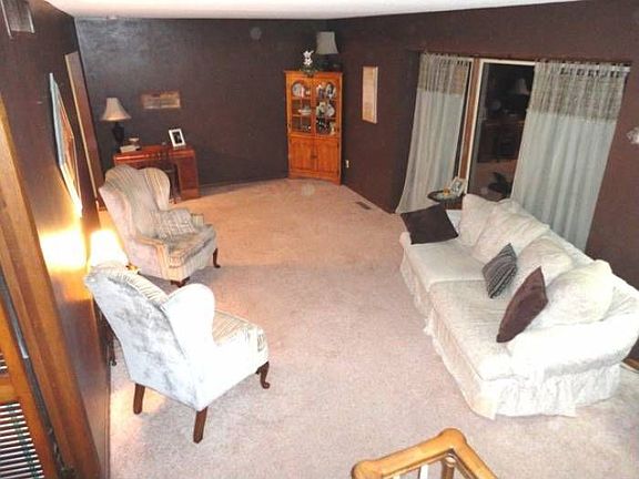 Huge Rich Livingroom