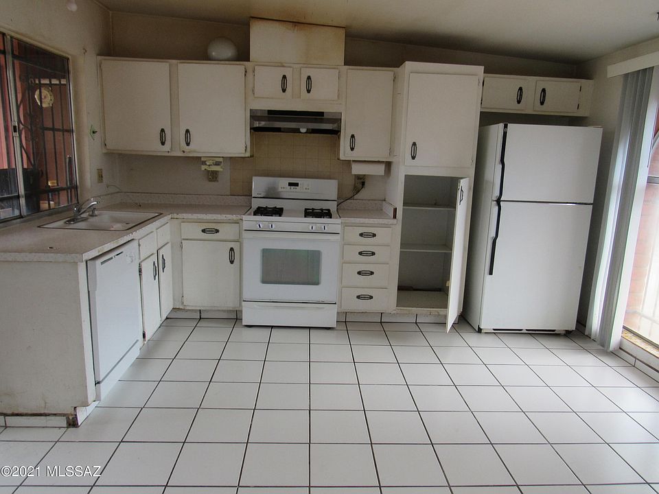 1st image of 9651 E Creek St