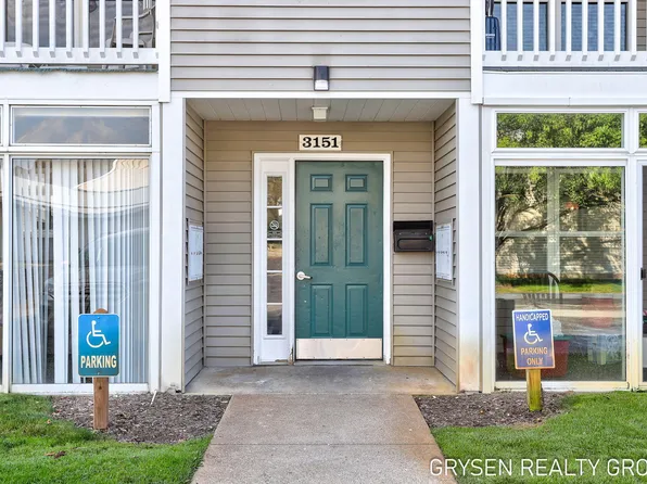 3151 Poplar Creek Dr SE Unit 304, Kentwood, MI 49512