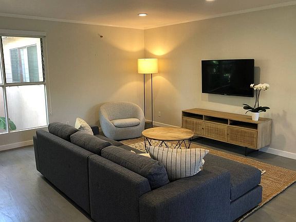 4th image of 316 San Vicente Blvd #102
