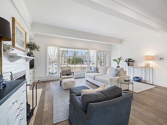 4th image of 999 Sunset Rd