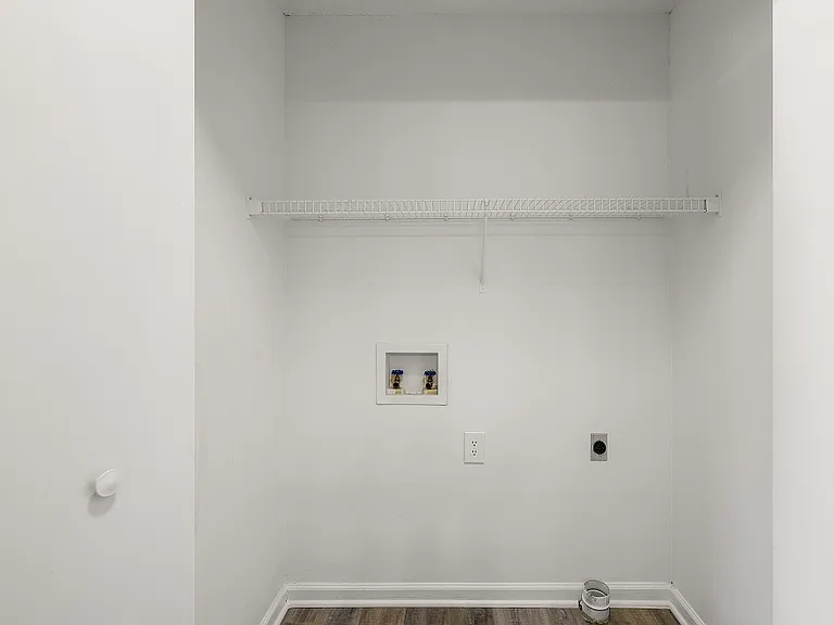 High Ridge Apartments — Photo 15