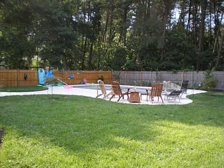In-ground Pool/ yard