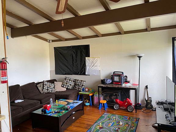 4th image of 2272 Stanford Dr