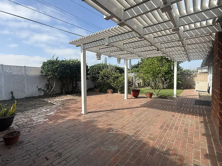 9270 Honeysuckle Ave — Photo 5