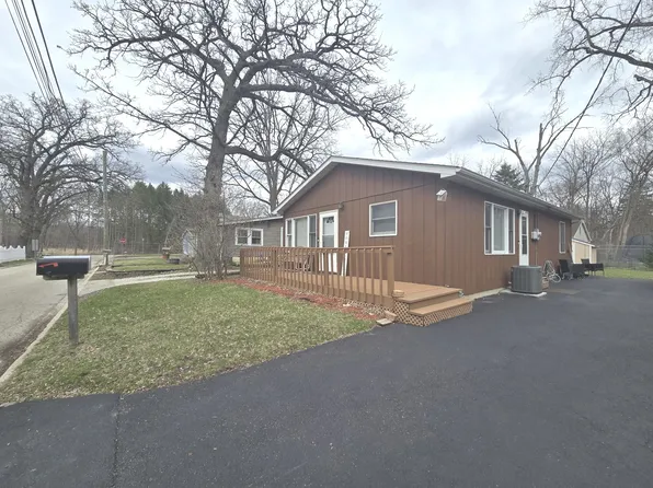 35725 N Grove Ave, Ingleside, IL 60041