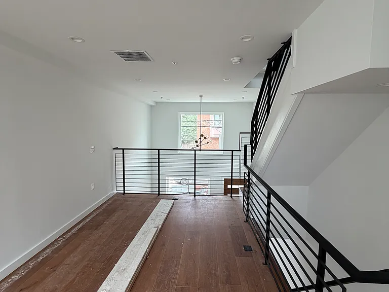 1207 S 26th St — Photo 13