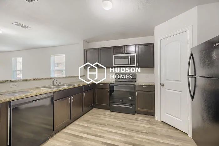 1509 Fairway Dr — Photo 6