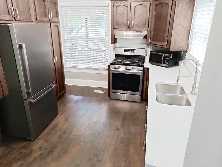 670 Waldo St SE #1 — Photo 5