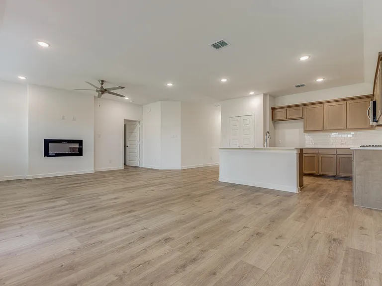 4908 Pebblewood Dr — Photo 14