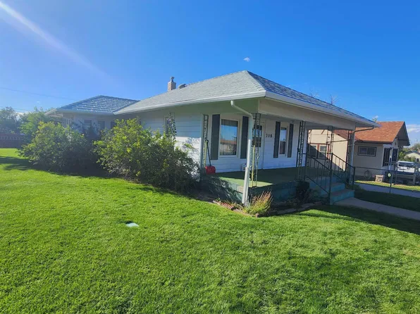 708 Blair Ave, Pine Bluffs, WY 82082
