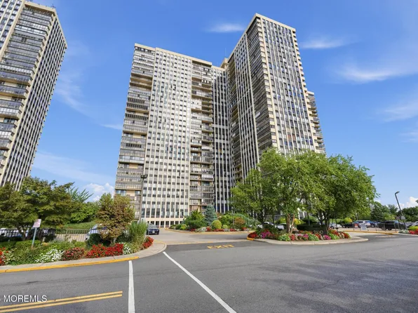 200 Winston Drive Unit 901, Cliffside Park, NJ 07010