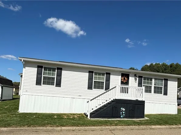 11608 4th St NE, Magnolia, OH 44643