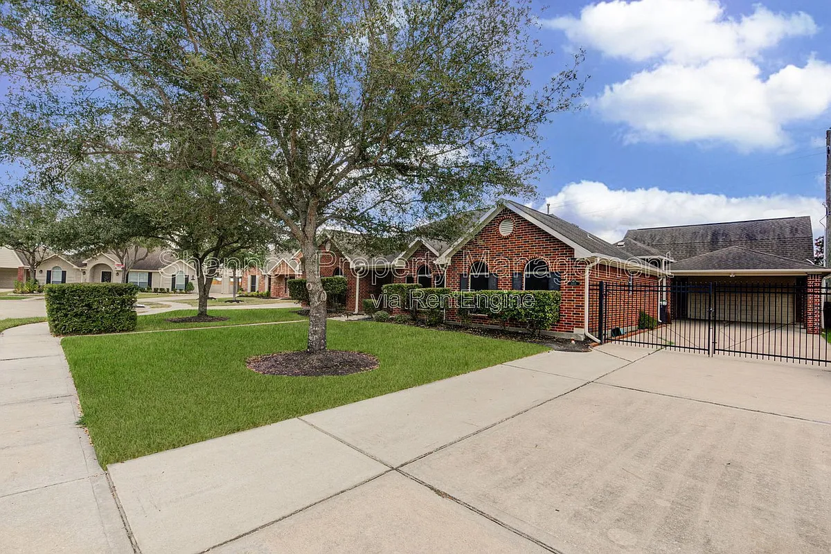 Building Photo - 3403 Kerr Ln