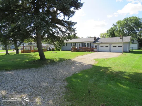 2540 David Ln, Lapeer, MI 48446