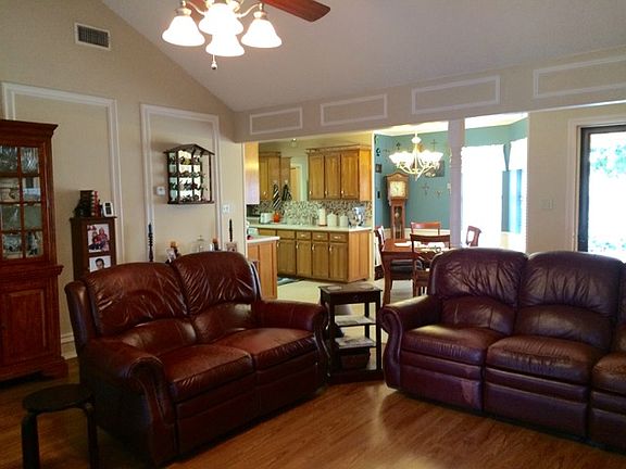 3rd image of 1218 Eastfield Dr