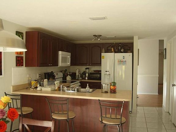 2nd image of 10220 Centennial Ct