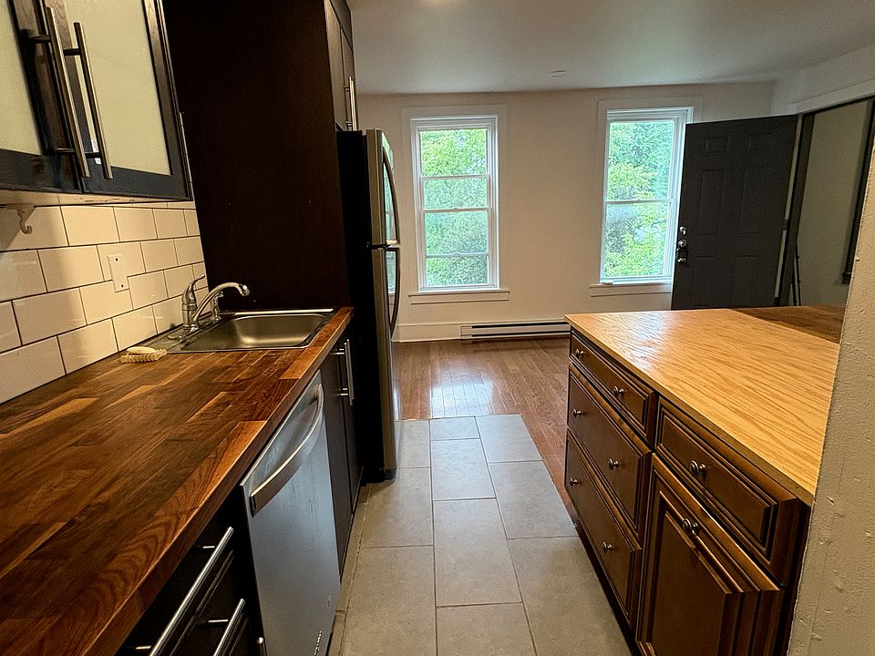 Living Room/Kitchen